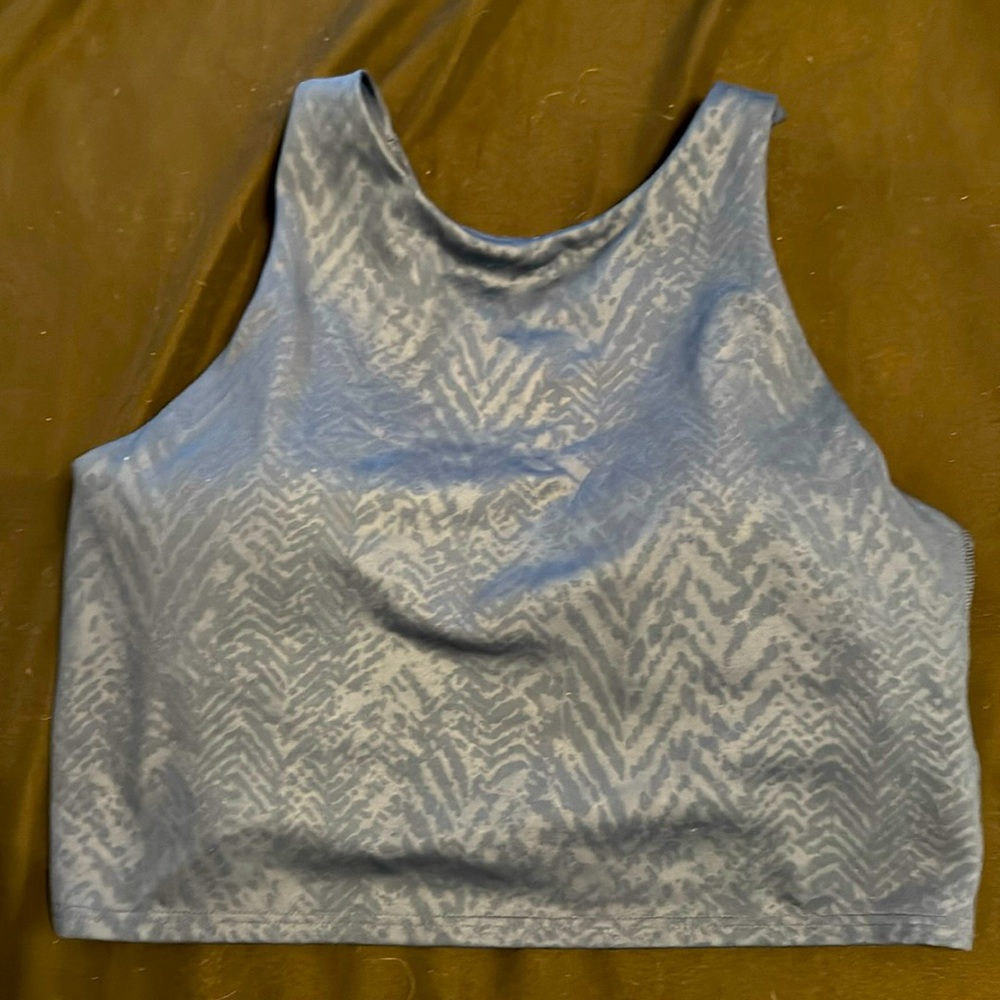 Navy blue pattern crop